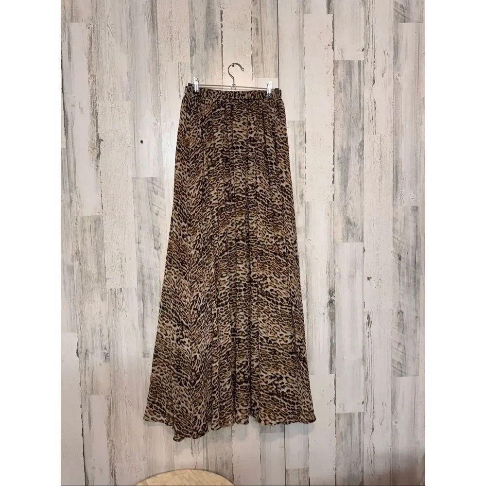 Fashion Nova Leopard Print Maxi Skirt Size Medium High Waist Flowy Animal Print
